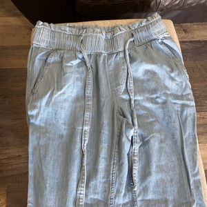 Hollister high rise light denim joggers